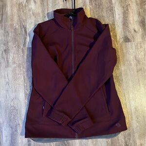MOUNTAIN HARDWARE Women’s Jacket Burgundy- Size Large